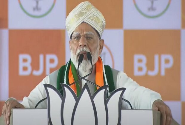 Big and strong people in country, abroad have united to remove Modi: PM at Karnataka rally