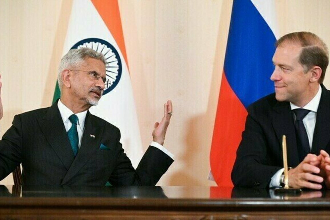 Russia continues shipping crude to India  deputy PM