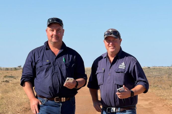 Kondinin Group engineers, Josh Giumelli and Ben White, put several popular 4G phones to the test. 