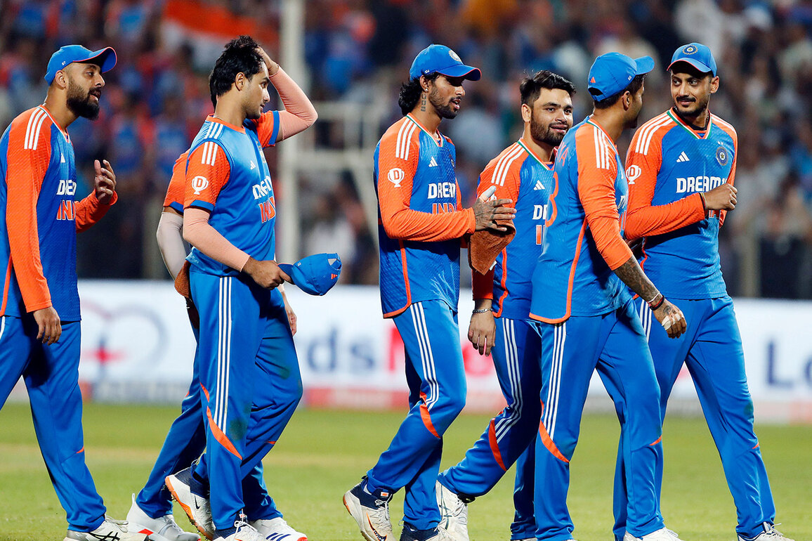 Irfan Pathan predicts India's Playing XI for 1st T20I against Australia, picks Varun over Kuldeep