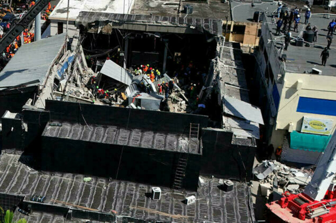 At least 98 dead after roof collapses at Dominican Republic nightclub
