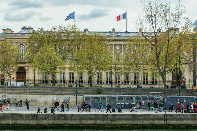 France expels two African diplomats  media