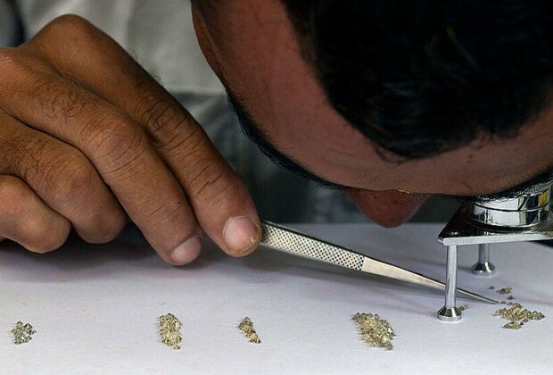 India seeking to block Russian diamond ban FM