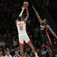 NBA roundup: Rockets get by Heat for 9th straight win