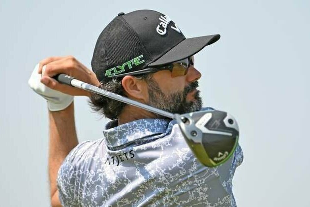 Adam Hadwin holds onto Bermuda lead thanks to late eagle