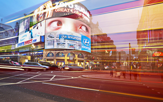 Investment platforms bet on advertisement campaigns to attract retail clients