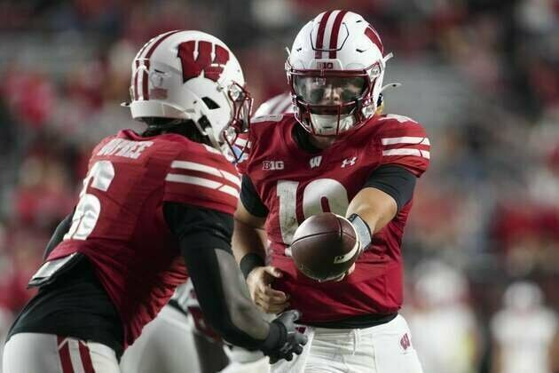 Wisconsin likely to turn to QB Danny O'Neil vs. Middle Tennessee