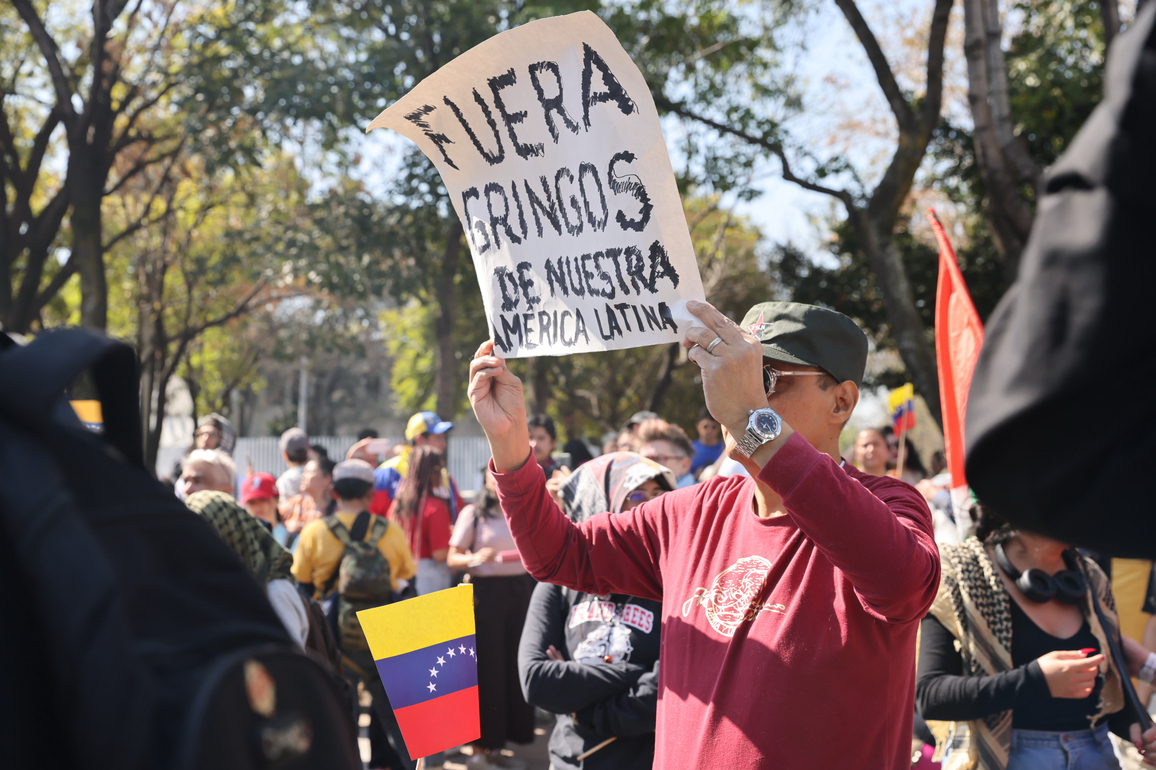 (SpotNews) MEXICO-MEXICO CITY-PROTEST-U.S.-VENEZUELA