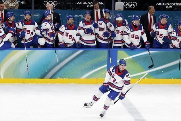 US routs Slovakia to set up final showdown with Canada