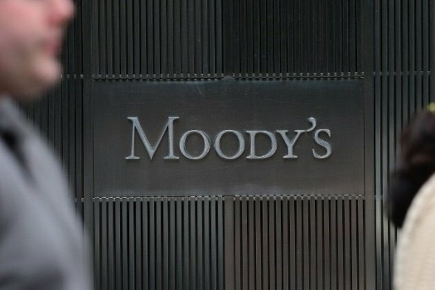 Rand slumps as Moody&#039;s lowers SA growth forecast