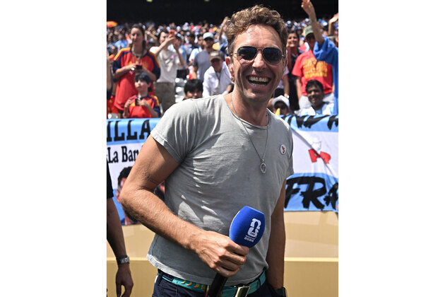Chris Martin surprises fans with handwritten notes at historic FIFA World Cup 2026 Final halftime show