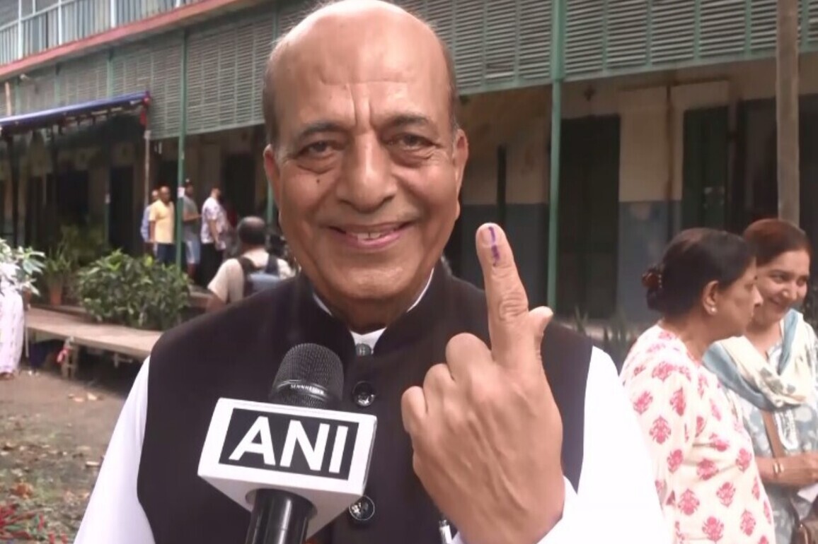 Newly appointed India's High Commissioner to Bangladesh Dinesh Trivedi casts vote in Kolkata's Ballygunge