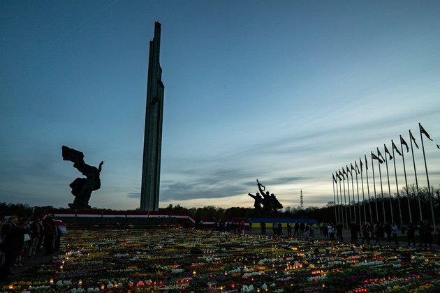 NATO could be asked to blow up Soviet memorial mayor