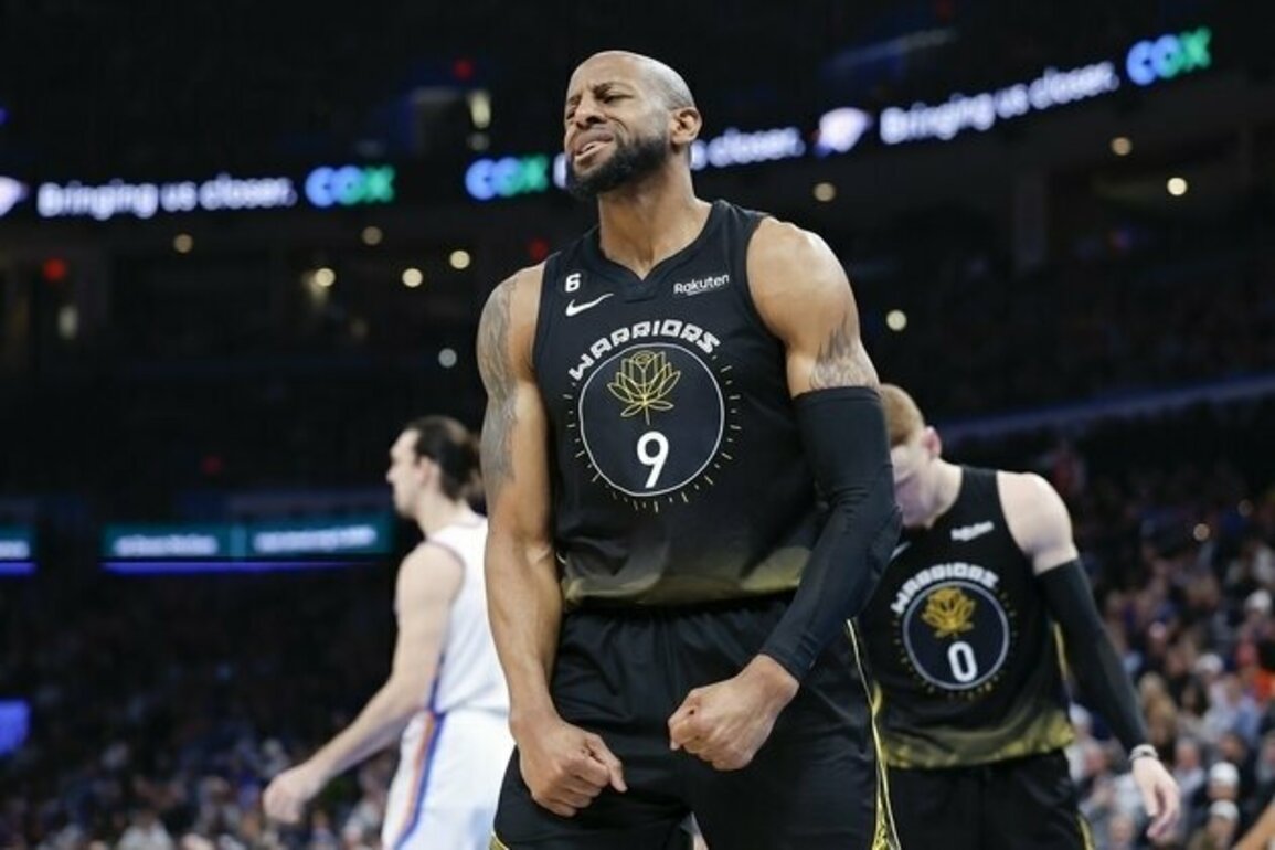 Mavs visit Golden State as Warriors to retire Andre Iguodala's No. 9