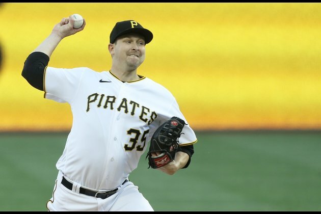 Trevor Cahill, Pirates try to take series against Reds