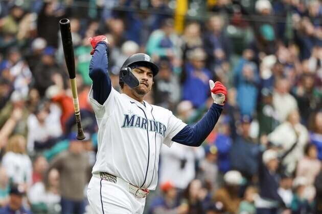 Josh Naylor (2 HRs, 5 RBIs) powers M's to sweep of Astros