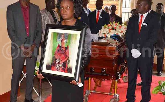 Abakungubazi nga basabira omwoyo gwa ssenga wa Kabaka ku Full Gospel e makerere Abakungubazi nga basabira omwoyo gwa ssenga wa Kabaka ku Full Gospel e makerere