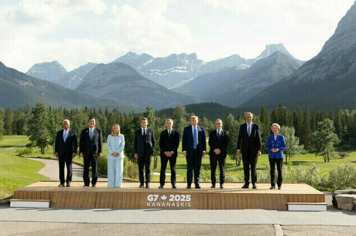 G7 a dead club  Medvedev