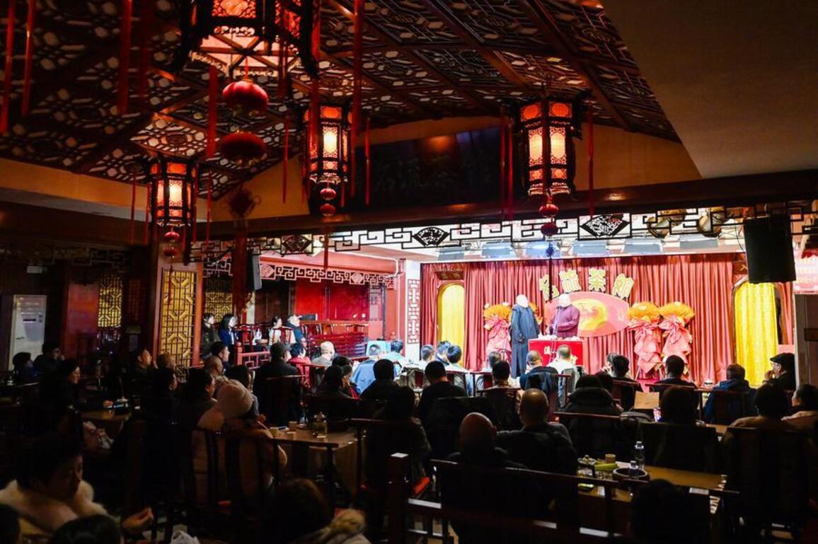 Vlog | Hot laughter, cold season: How Xiangsheng fuels winter vibrancy in Tianjin