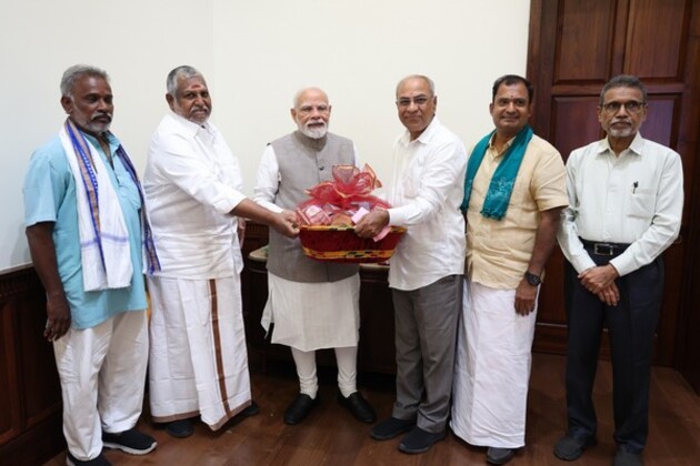 PM Modi meets Tamil Nadu farmers, says "amazed to hear about their experiences"