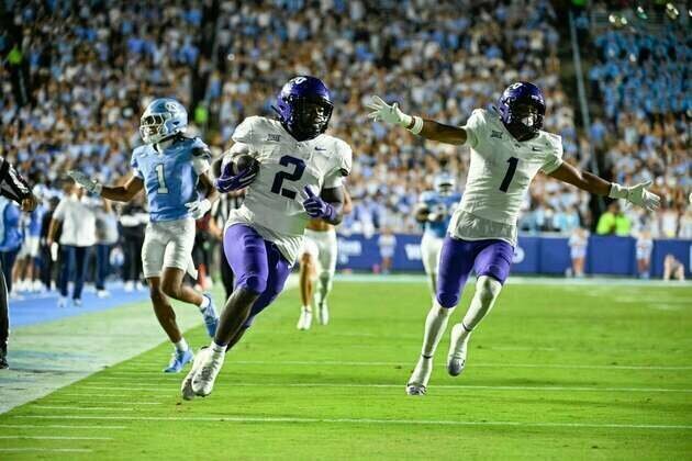 TCU RB Kevorian Barnes appears to injure leg against Abilene Christian