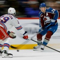 Avalanche win 7th straight; score 4 in third to vanquish Rangers