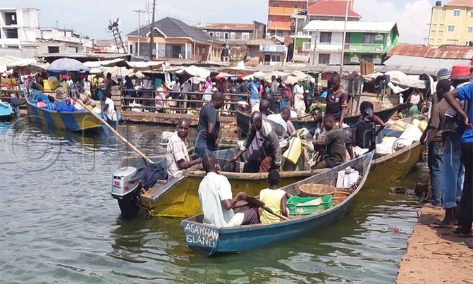 Ggaba residents panic as water levels increase Ggaba residents panic as water levels increase