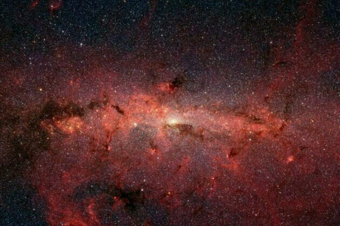 New form of dark matter could solve decades-old Milky Way mystery
