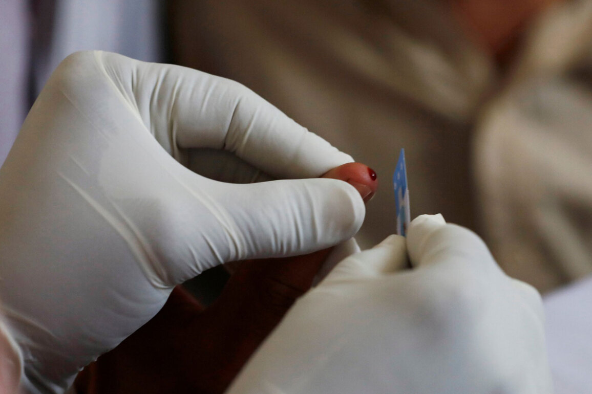 Pakistan: National Assembly meeting reports whopping 3,00,000 cases of HIV; only 34,000 patients under treatment