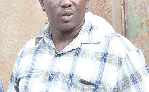 Johnson Dale Olaa abadde akulira okubuuliriza ku by’okufa kwa Kaweesi. Johnson Dale Olaa abadde akulira okubuuliriza ku by’okufa kwa Kaweesi.