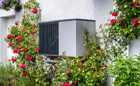 Heat pumps reduce the emissions of homes and slash energy bills | Credit: iStock