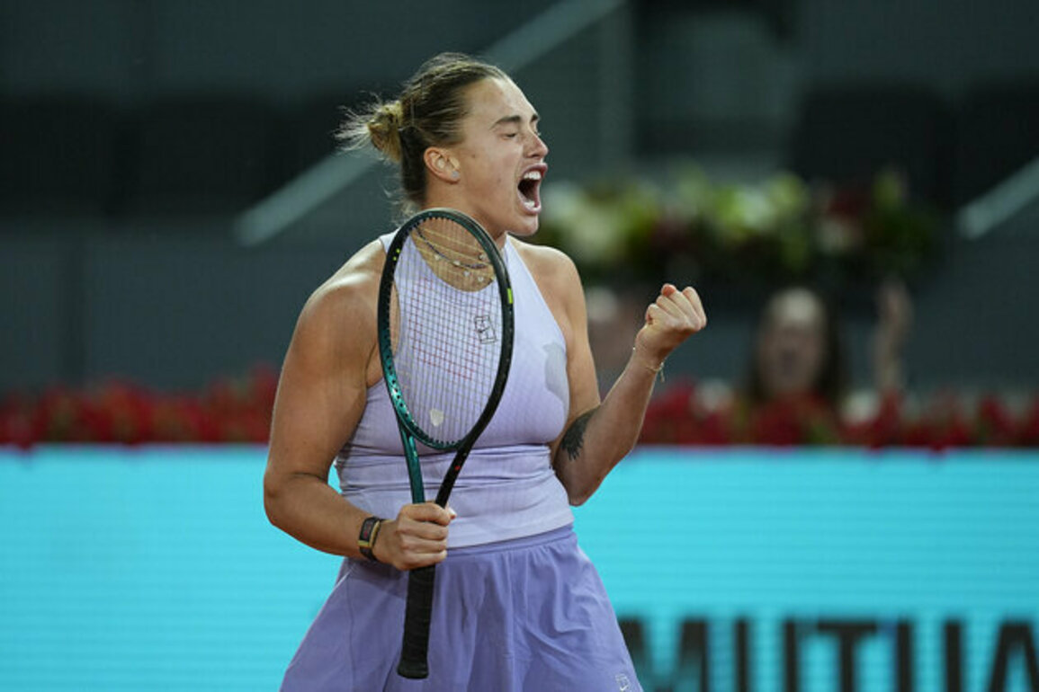 Aryna Sabalenka, Iga Swiatek advance to semifinals at Madrid Open