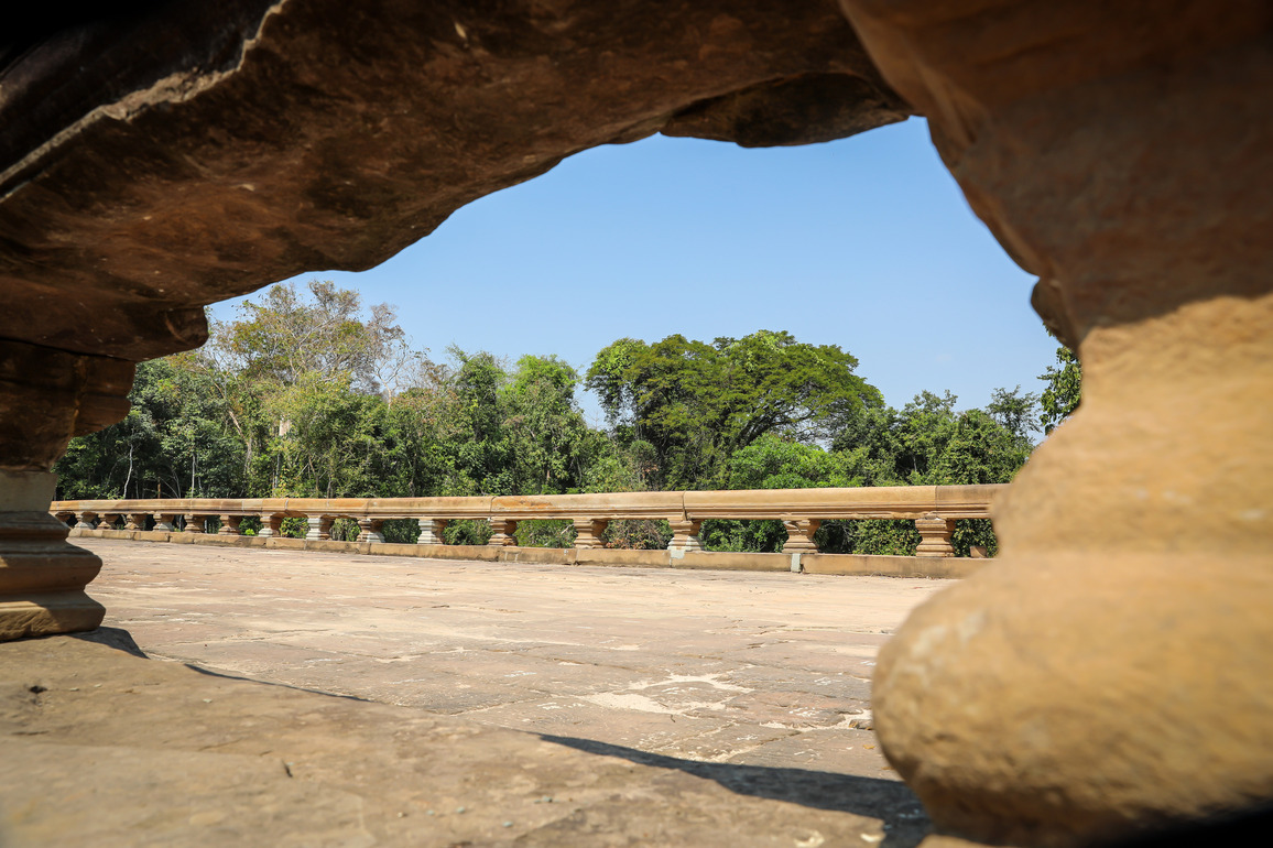 CAMBODIA-SIEM REAP-BENG MEALEA TEMPLE-RESTORED CAUSEWAY