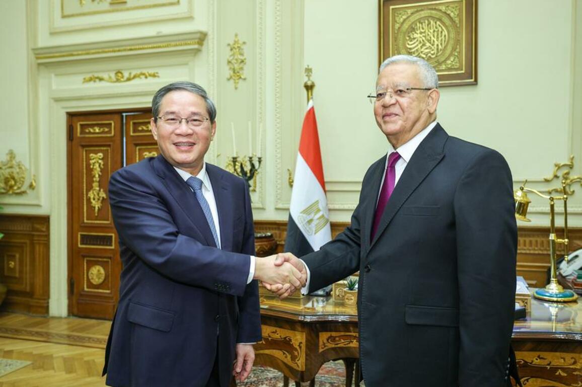 China, Egypt should consistently facilitate two-way trade, investment, Chinese premier says
