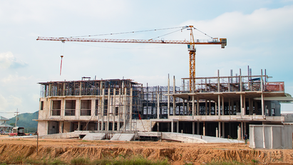 Construction contract awards plummet for second consecutive month, report shows