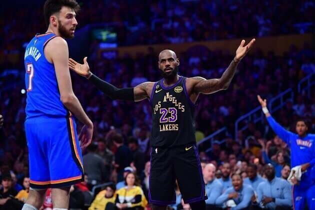 Lakers intend to 'honor' LeBron James, await direction on future