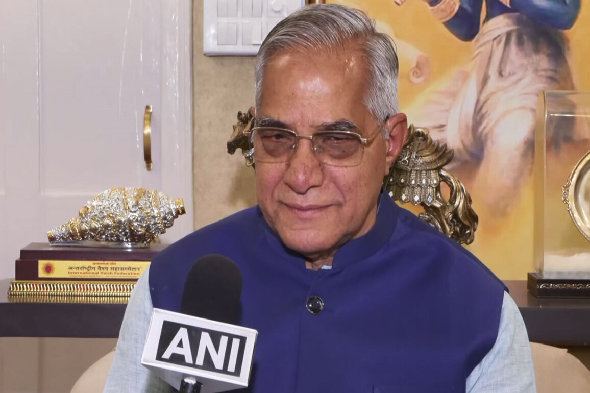 Karnataka: Public will gain nothing from Siddaramaiah's resignation, says BJP MP Lahar Singh Siroya