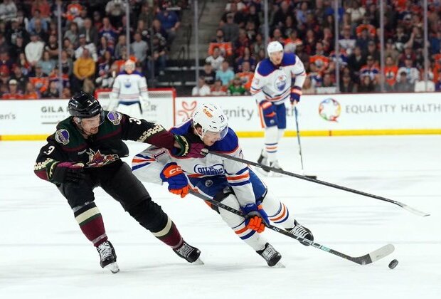 Oilers' 4-goal third sends Coyotes to 10th straight loss