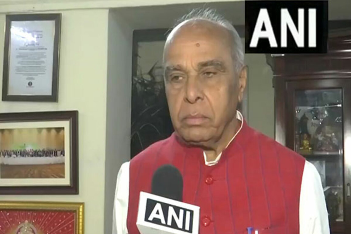 "Trying to divide people by creating confusion": Jagdambika Pal on AIMPLB's Waqf Bill protest