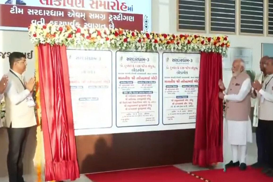 Gujarat: PM Modi inaugurates Sardardham hostel in Vadodara
