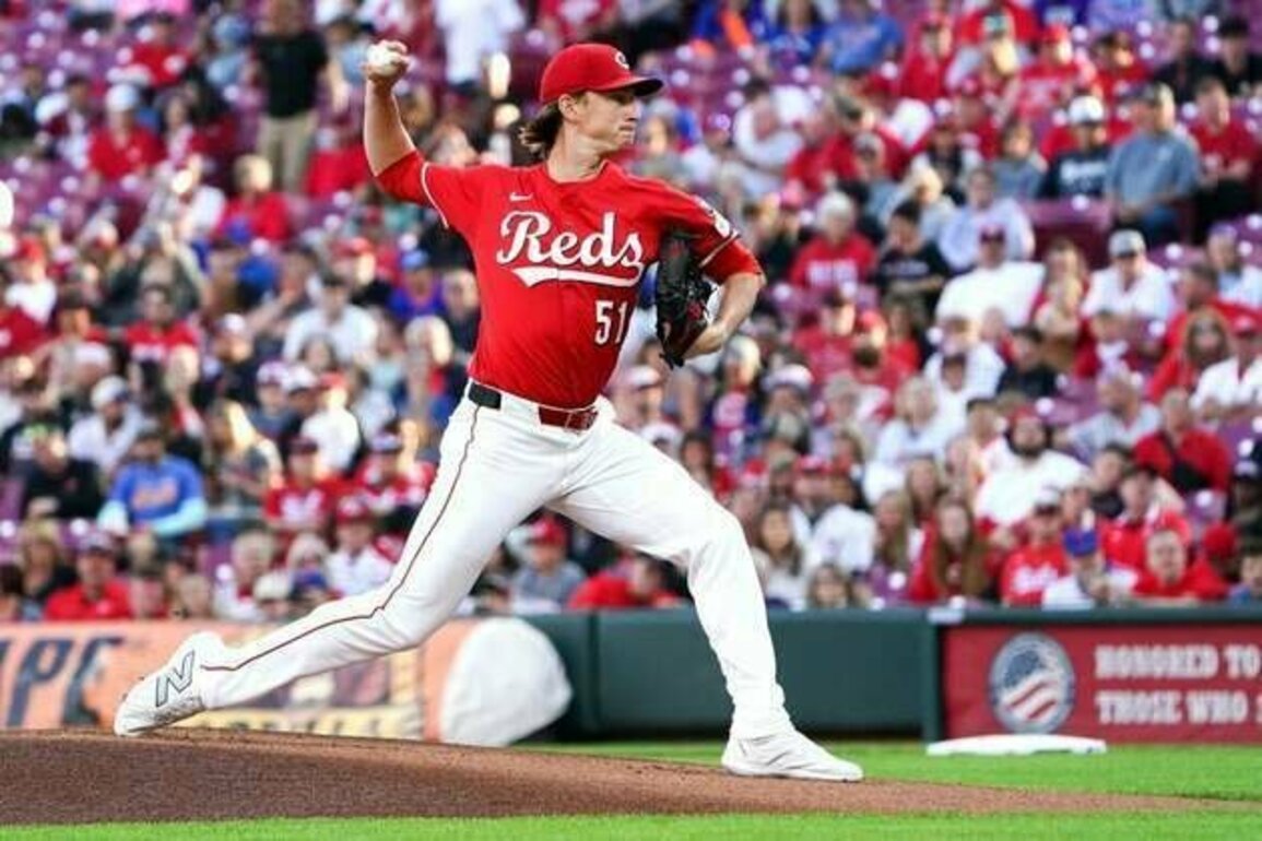 Brady Singer, Reds double up Mets to snap 3-game skid