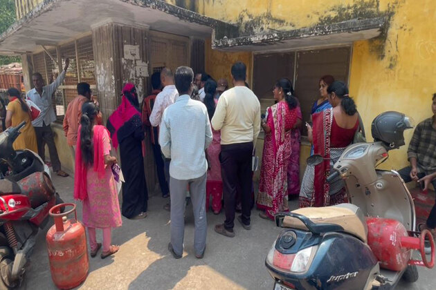 Telangana: Chaos at LPG station in Hyderabad amid cylinder shortage
