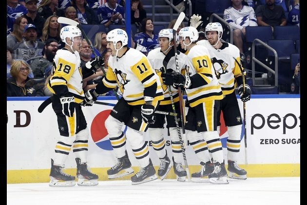 Penguins spoil Lightning celebration with 6-2 win