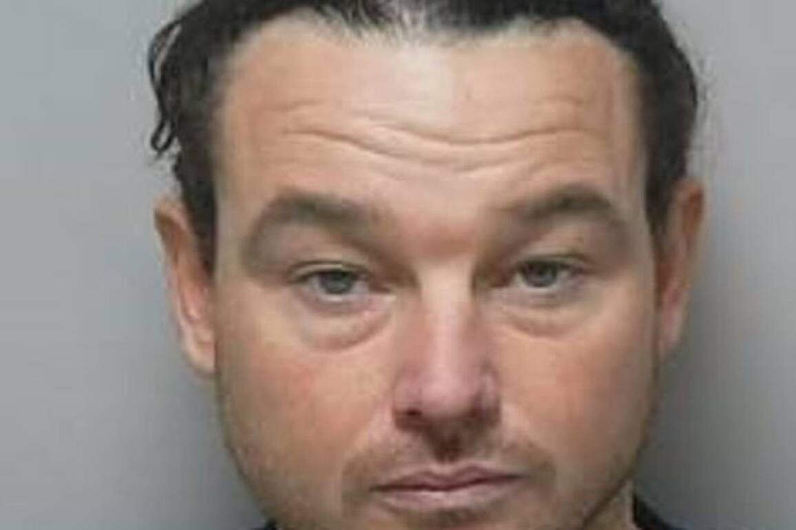 Urgent hunt to find wanted man Johnny Cash after more than 3,000 stolen