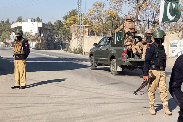 Pakistani security forces gun down seven terrorists