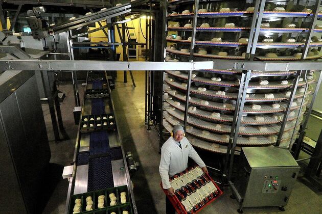 Brace's Bakery employees face anxious wait on job future