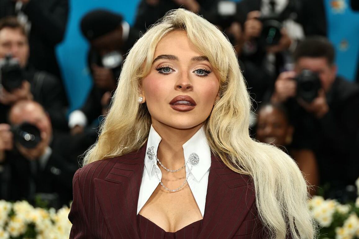 Over-sexed Sabrina Carpenter roasted over 'pathetic' new album cover