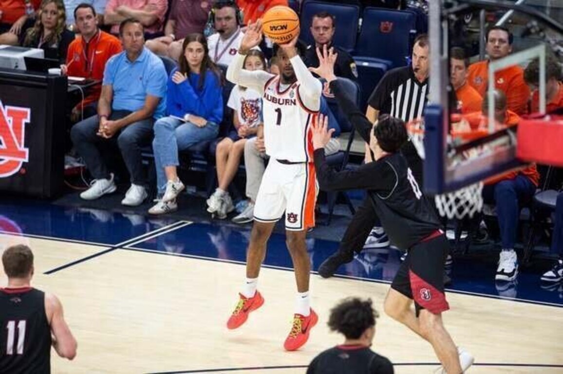 Kevin Overton's 23 points push Auburn past Seattle, into 2nd round of NIT