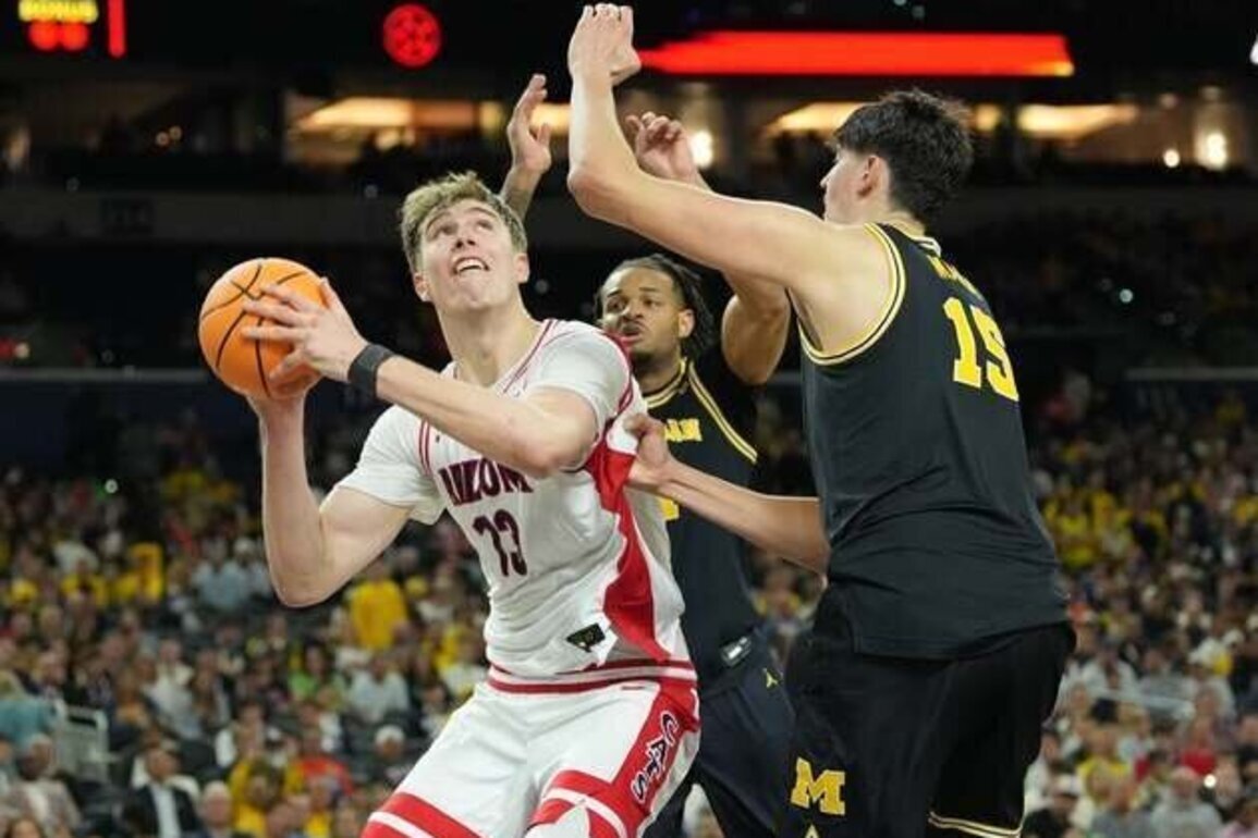 Arizona C Motiejus Krivas returning for senior season