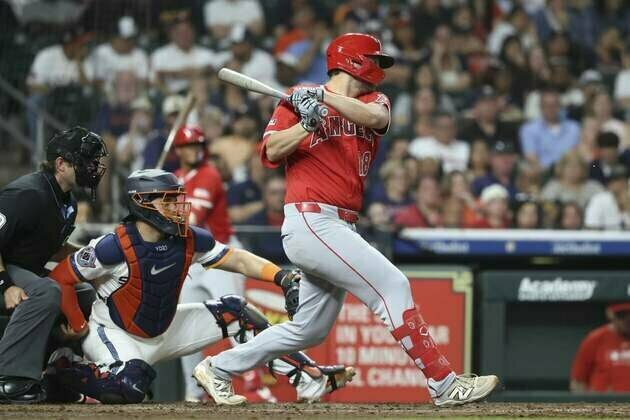 Angels, in rare return home, open set vs. Giants